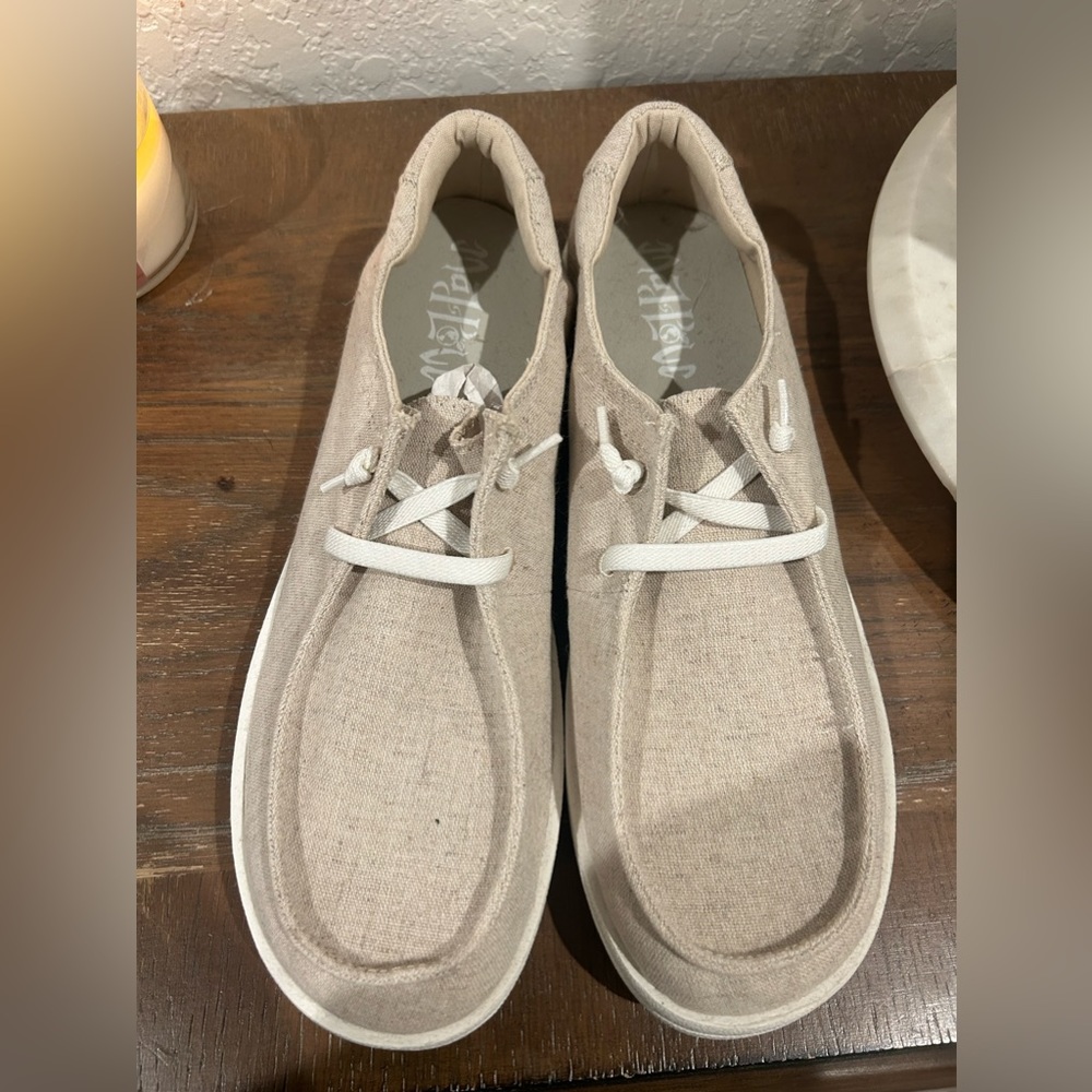 Women's Solid Canvas Sneakers size 12